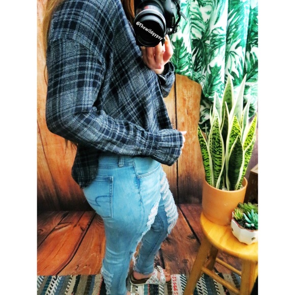 Madewell Cropped flannel top 🍃 - Picture 3 of 6